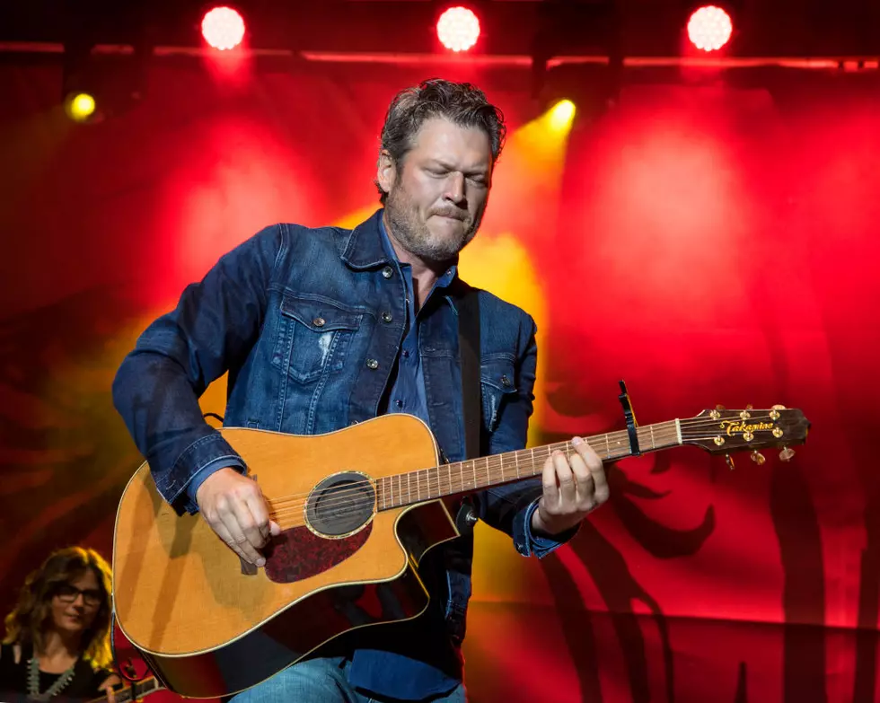 The Funny Way Blake Shelton Announced His Lubbock Show on Twitter