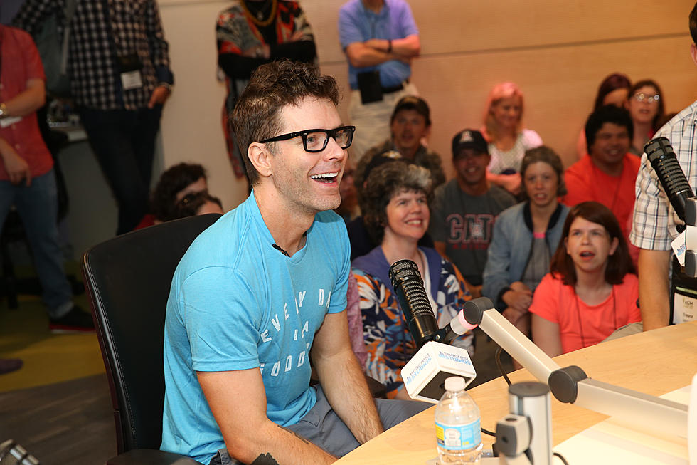 The Bobby Bones Show Wishes Lonestar 99.5 Listeners a Merry Christmas With Epic Photo