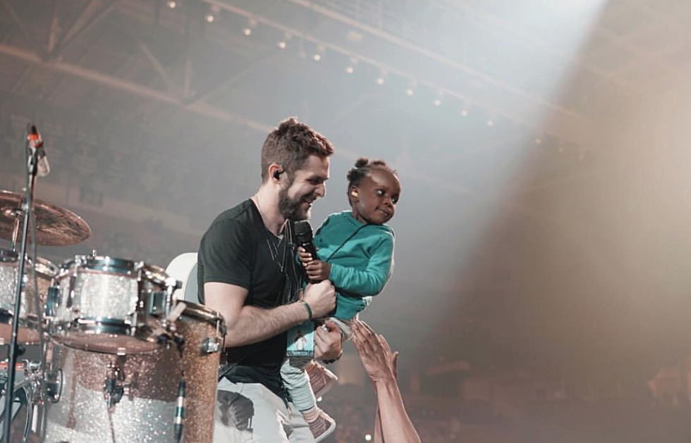 Watch Thomas Rhett’s Young Daughter Say ‘What’s Up, Lubbock?’ at the Concert