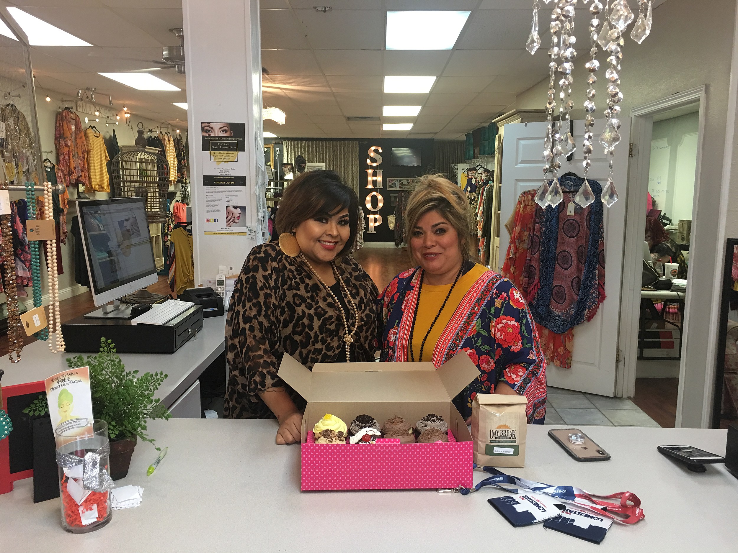 Lonestar 99.5 Brings Smallcakes To Bybee s Boutique