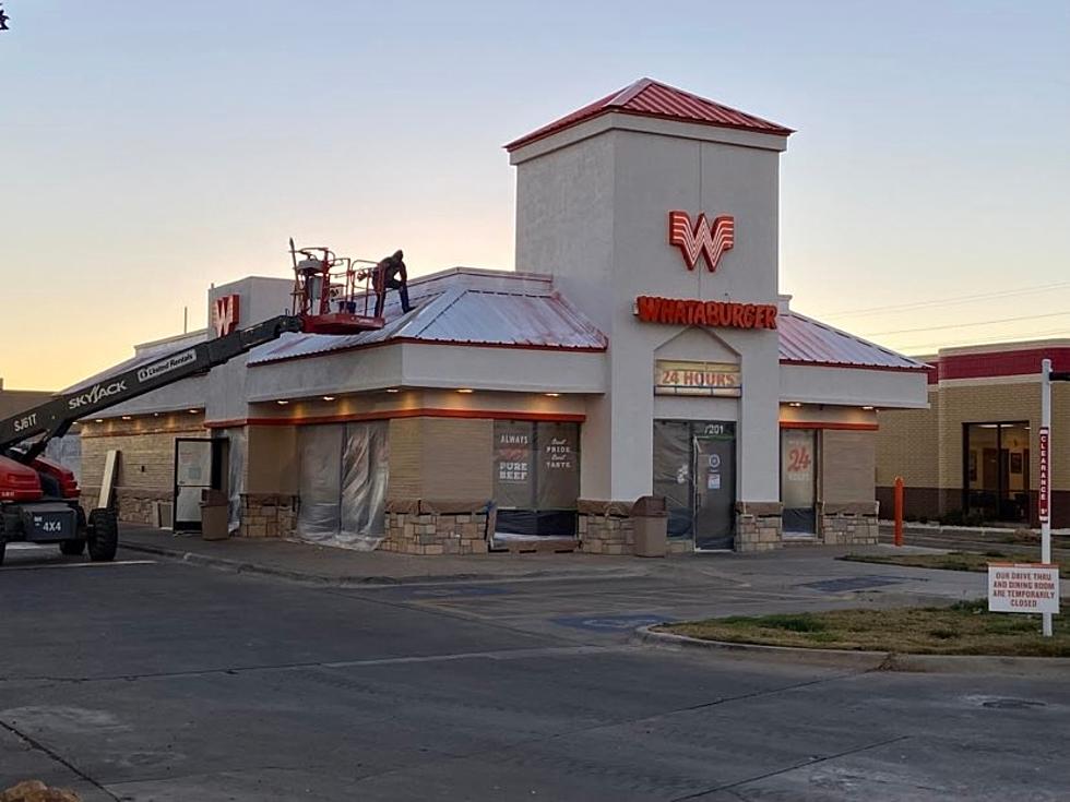 What&#8217;s Going On at the Whataburger Near Quaker &#038; the Loop?