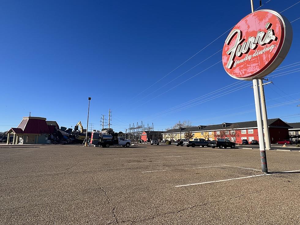 Furr&#8217;s Fresh Buffet in Lubbock Is Being Demolished Right Now
