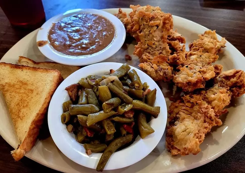 Here’s 11 Restaurants Around Lubbock to Get The Best Steak Fingers & Bomb Gravy