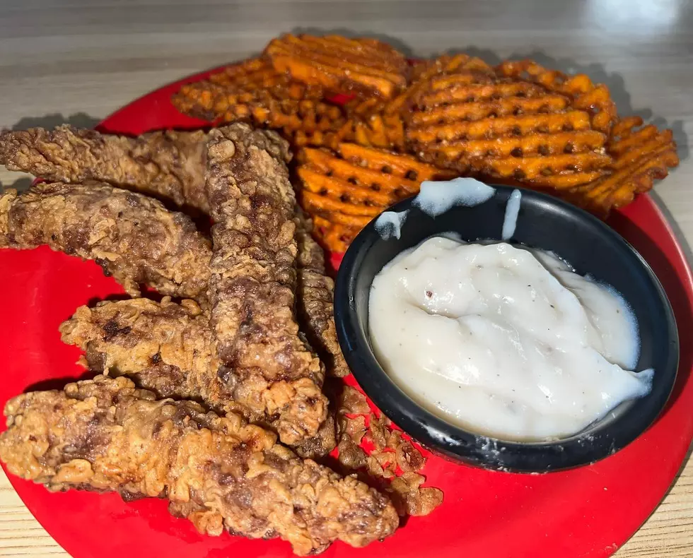 Here&#8217;s 11 Restaurants Around Lubbock to Get The Best Steak Fingers &#038; Bomb Gravy