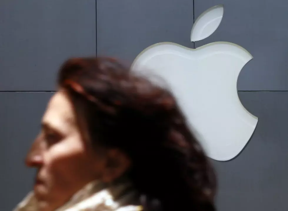 Apple Store Refuses to Sell Items to Iranian Woman