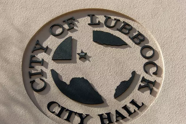 Lubbock City Council to Discuss Prohibiting Citizens From Carrying Guns at City Council Meetings