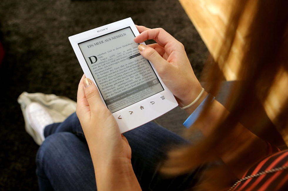 Geek Girl Report: Taking Books Into The Digital Age &#8211; The Best eReaders On The Market