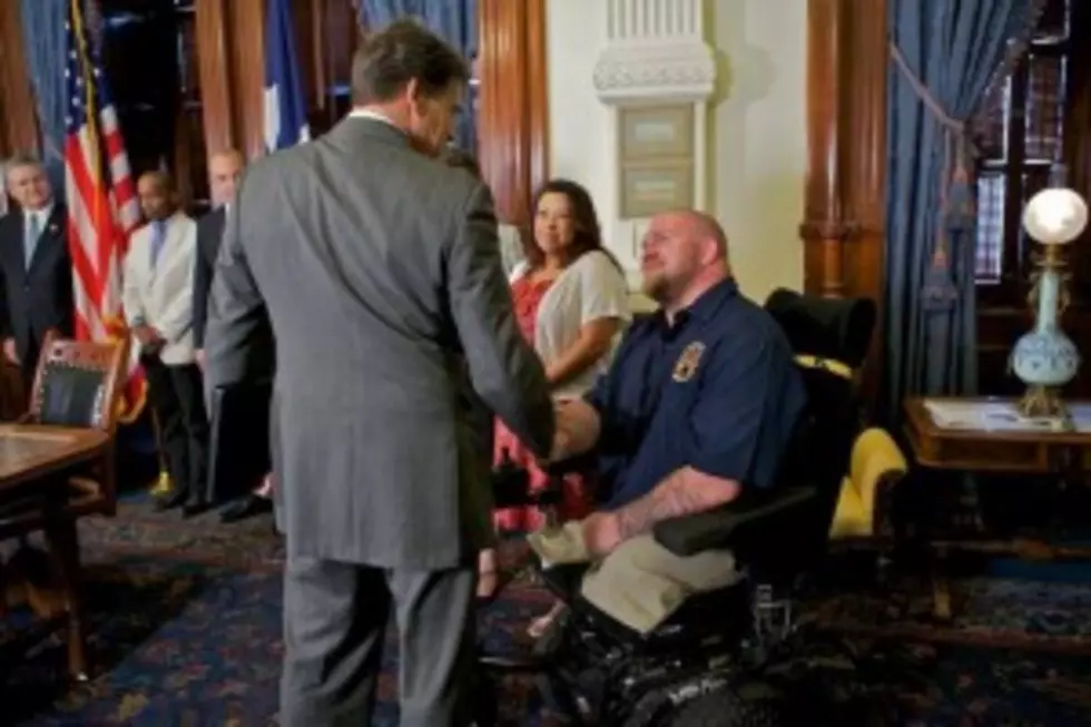 Rick Perry Signs Texas Service Animal Legislation