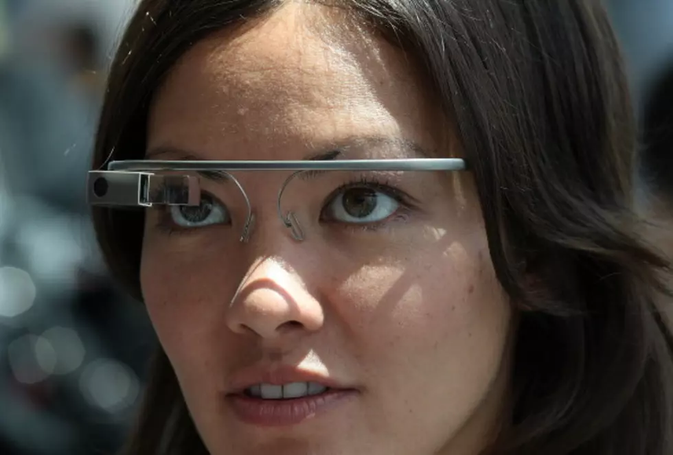 Geek Girl Report: Tech You Can Wear &#8211; A Quick Look at Head-Mounted Displays