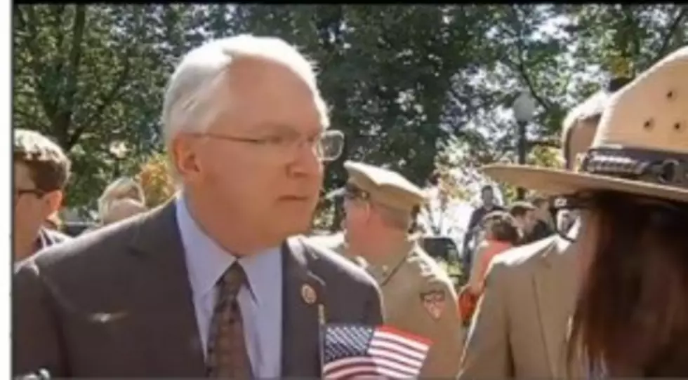 Congressman Randy Neugebauer Confronts Park Service Officials at Closed Memorial