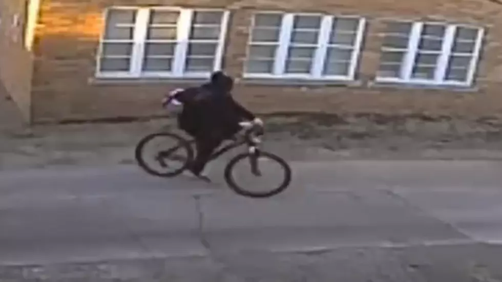 Police Asking for Public&#8217;s Help in Finding Nothin&#8217; Butt Smokes Bicycle Bandit