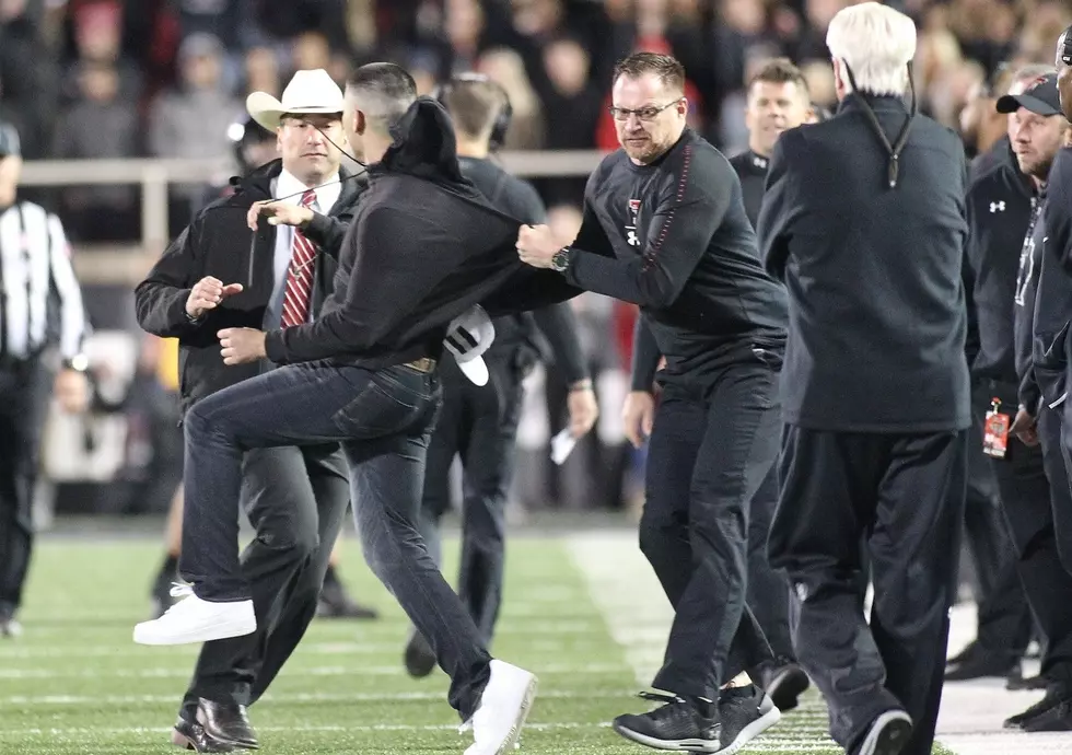 Texas Tech's Rusty Whitt Helps Arrest Fan Who Ran on Field