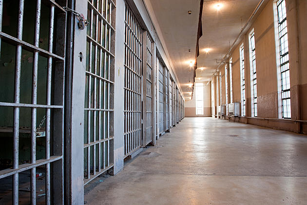 Report: Officers Describe &#8216;Gang War&#8217; at Texas Youth Prison