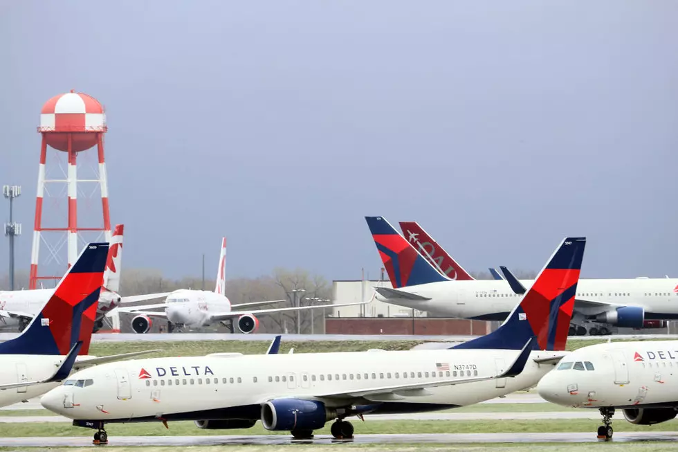 Delta Airlines To Start Selling Middle Seat Again