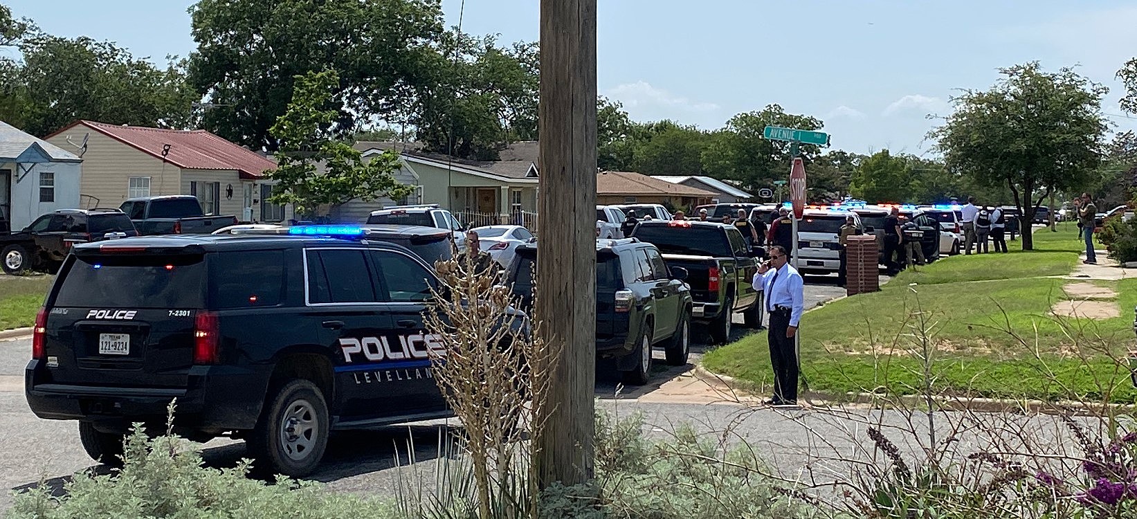 Police provide new details on Tuesday SWAT standoff in Central Lubbock  neighborhood, KLBK, KAMC