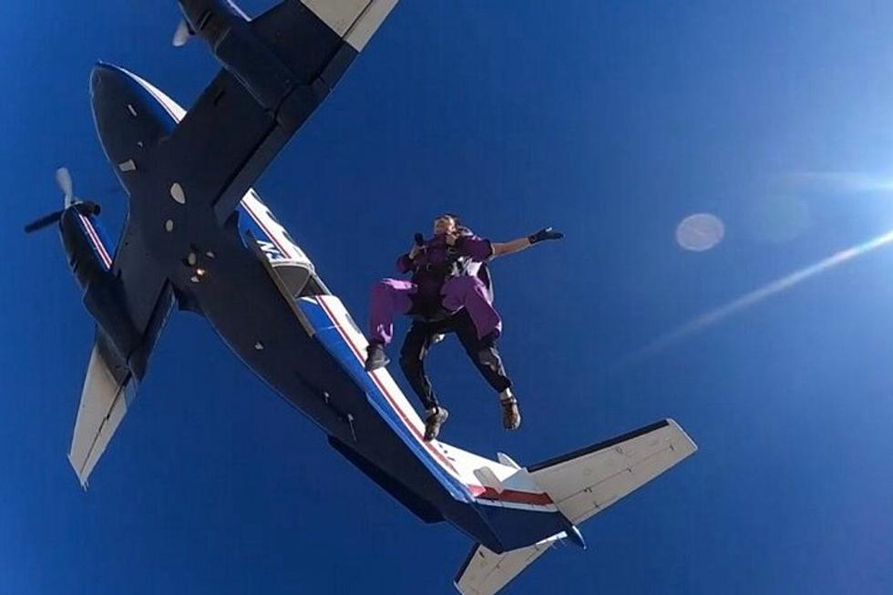 Enter To Win A $400 Skydiving Package Here!