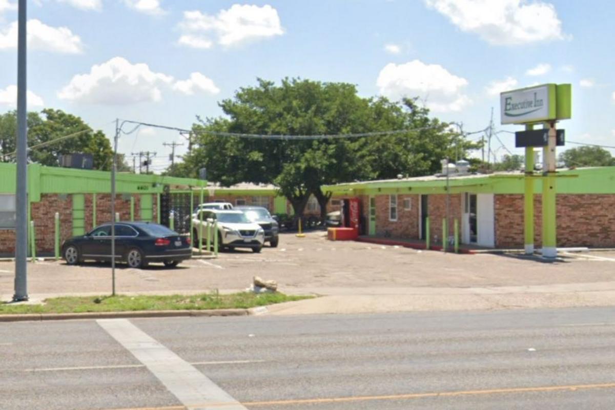 Customer Reviews About A Notorious Lubbock Hotel