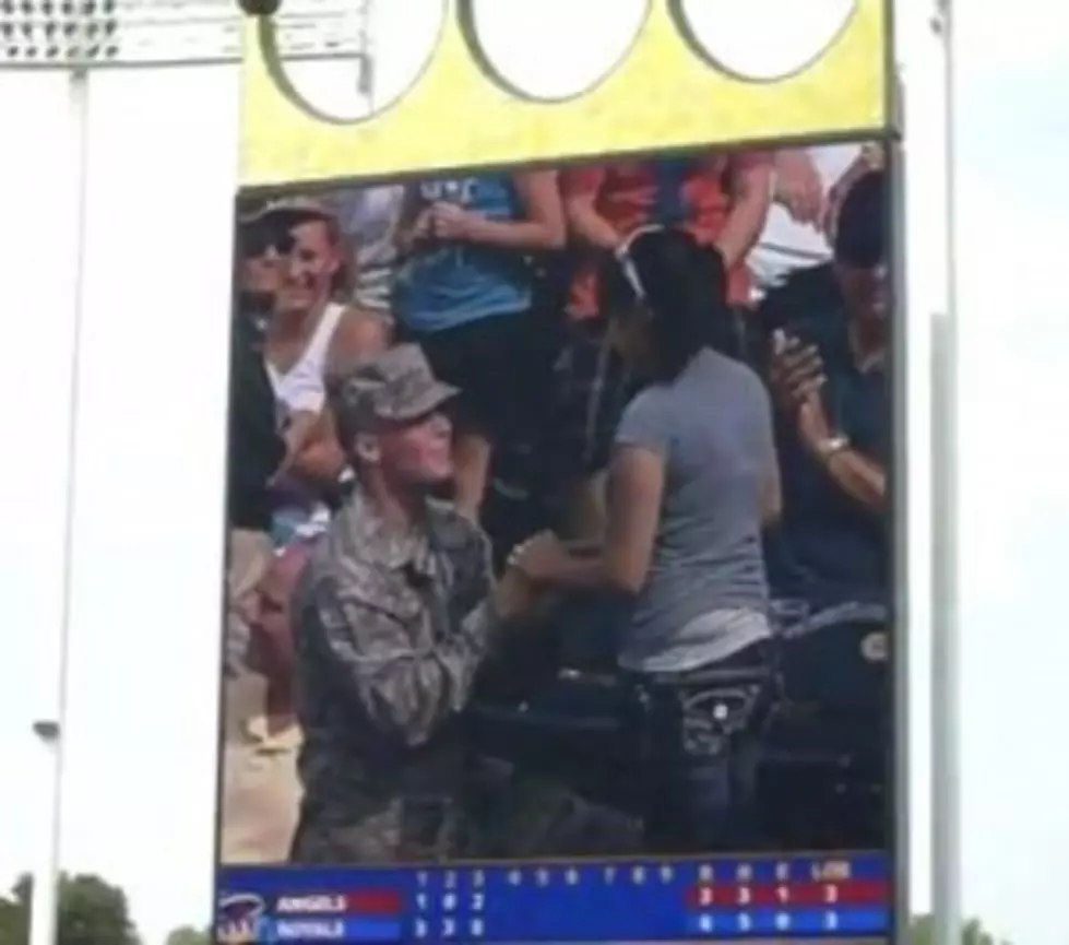Greatest Marriage Proposal Takes Place During Kansas City Royals Game [VIDEO]