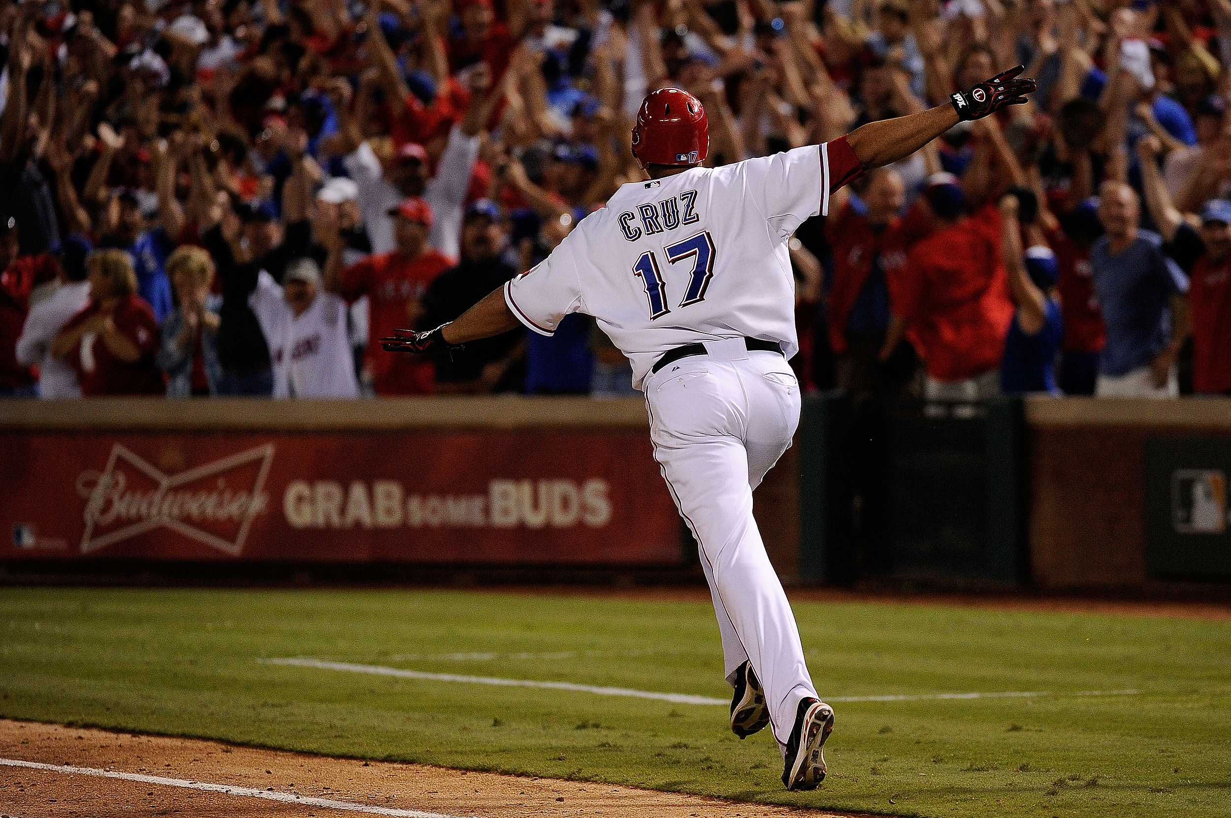 Nelson Cruz's slam gives Texas Rangers 7-3 victory in 11 innings and 2-0  lead in ALCS 