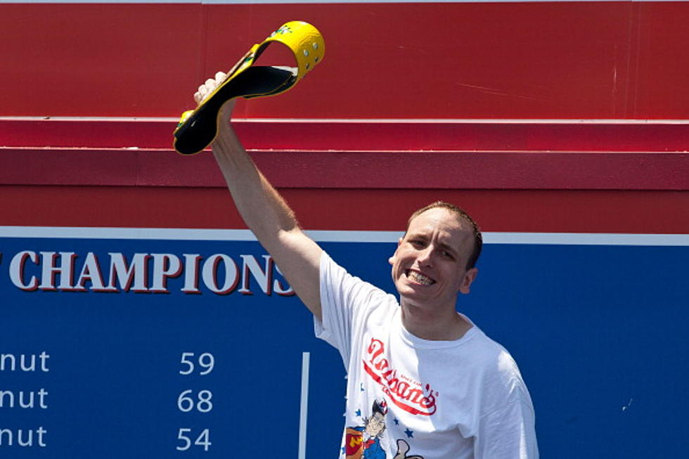 Joey Chestnut Dominates the 2012 Nathan’s Hot Dog Eating Contest, Winning His 6th Straight Title [VIDEO]