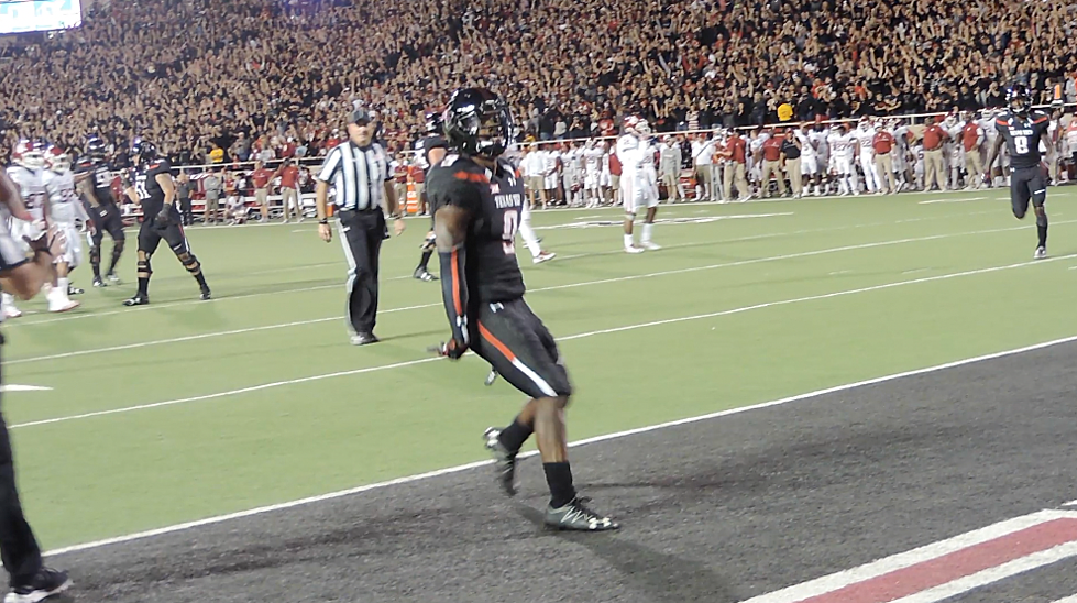 Texas Tech Takes Late 2nd Quarter Lead Against the Oklahoma Sooners After Giles TD Catch [VIDEO]