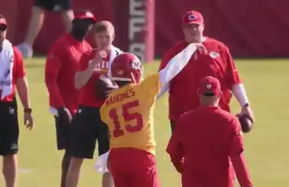 See Patrick Mahomes’ First Action at Kansas City Chiefs Training Camp