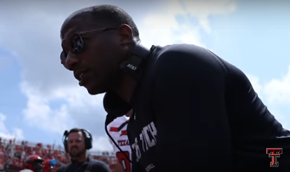 Take a Look at the Texas Tech Sideline During the Upset of Houston [Video]