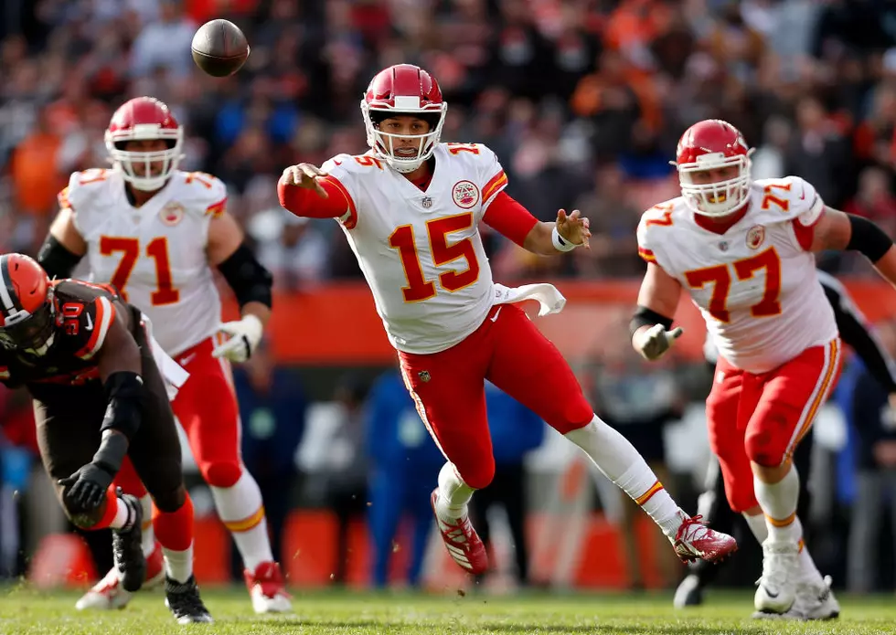 Video: Patrick Mahomes Channels His Inner Buddy the Elf