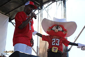 Coolio Takes Texas Tech Fans on a Fantastic Voyage in Lubbock