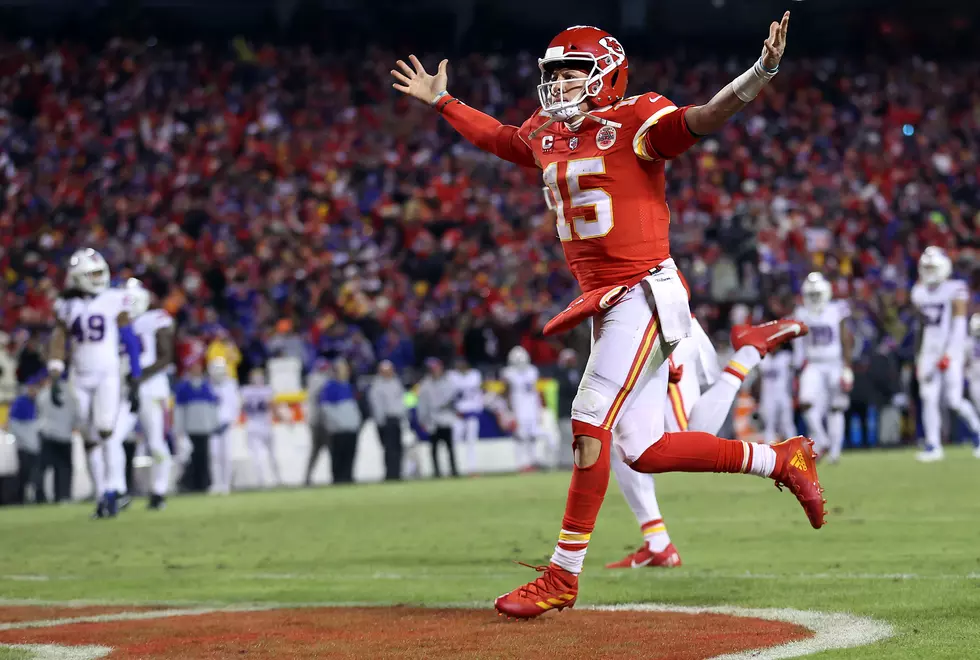 Mahomes' big bet on football pays off with $503 million deal – WKTY