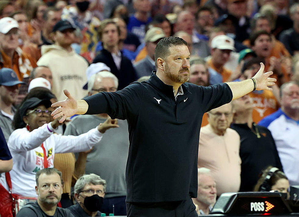 Chris Beard Confronts OU Fan Who Called Him a Traitor