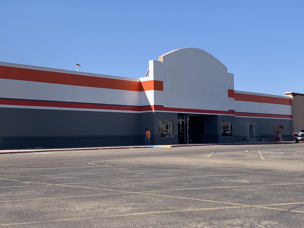 The Old Stein Mart Location Has a Spiffy New Paint Job
