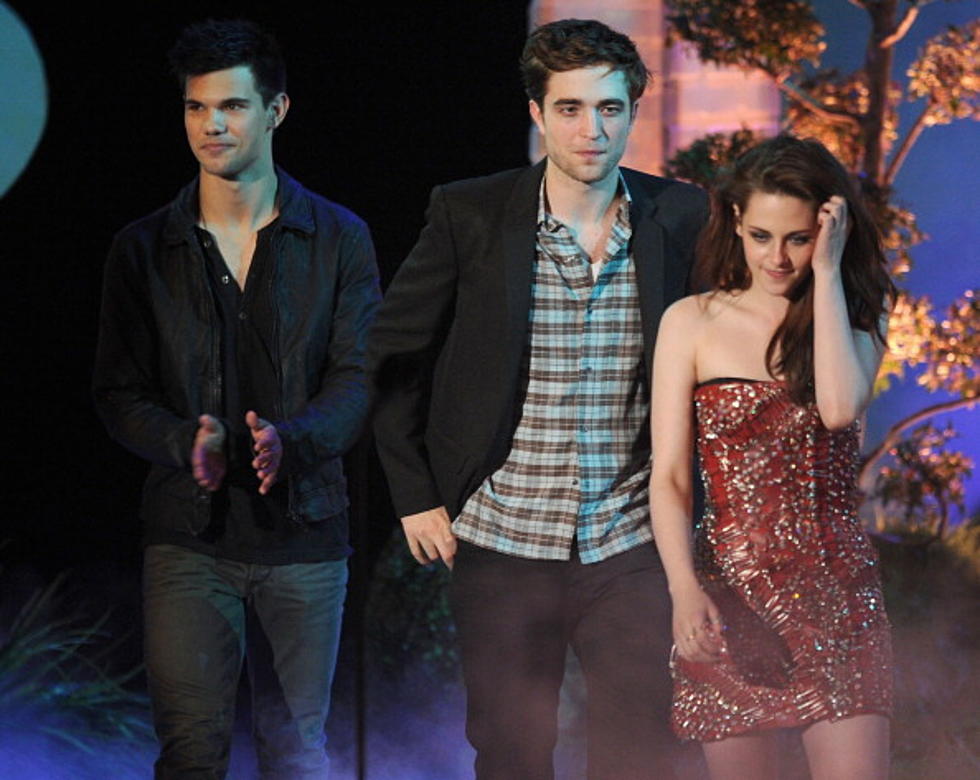 The Twilight Saga:Breaking Dawn Part 1 Trailer Debuted at MTV Movie Awards [VIDEO]