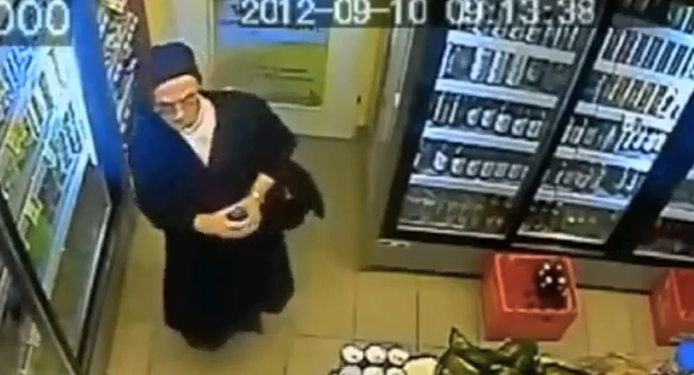 Check Out This Nunn Stealing A Beer And It’s Caught All On Tape – [VIDEO]