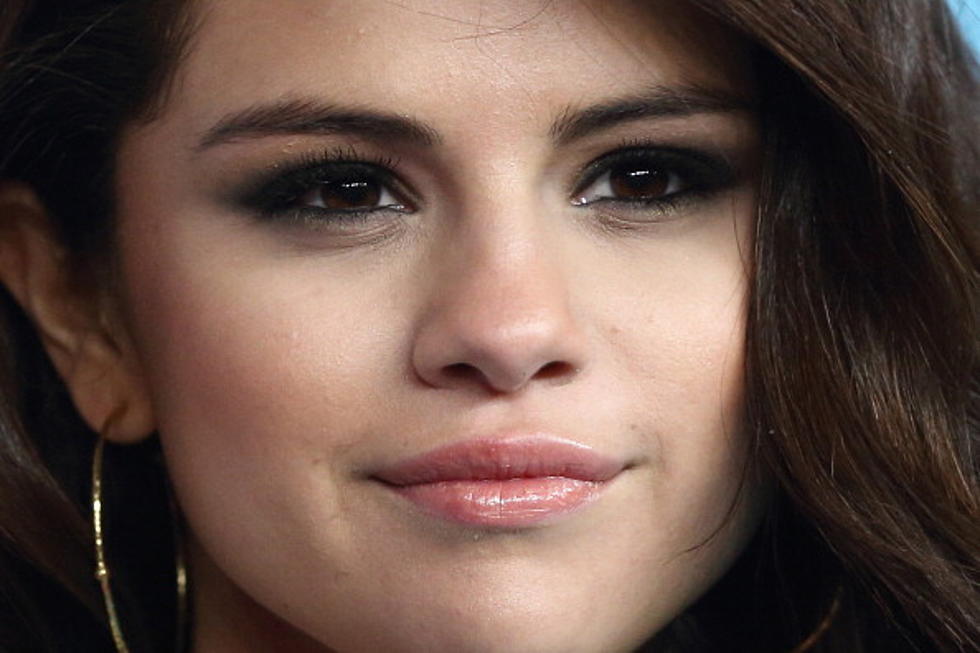 Is Selena Referring To Justin Bieber As A Douchebag?  [VIDEO]