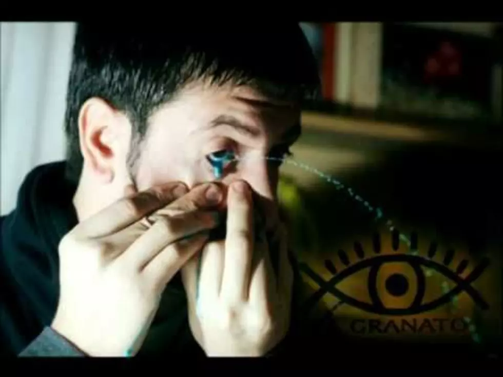 Guy That Can Paint With His Eyeballs [VIDEO]