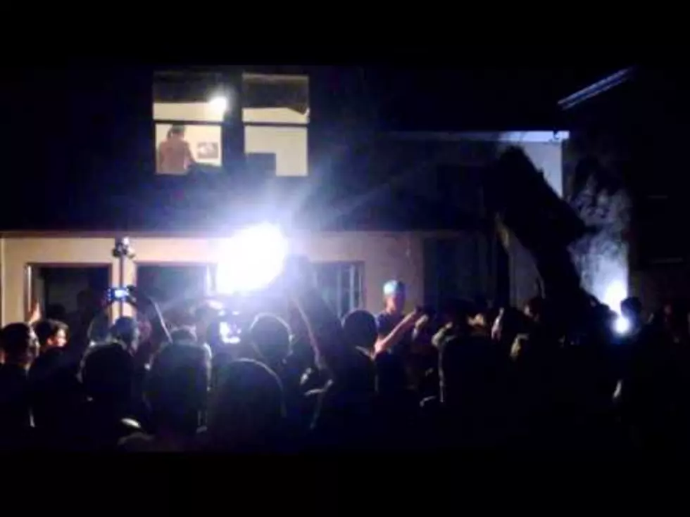 Party Catches 2 People Hooking Up Through Bedroom Window [VIDEO]