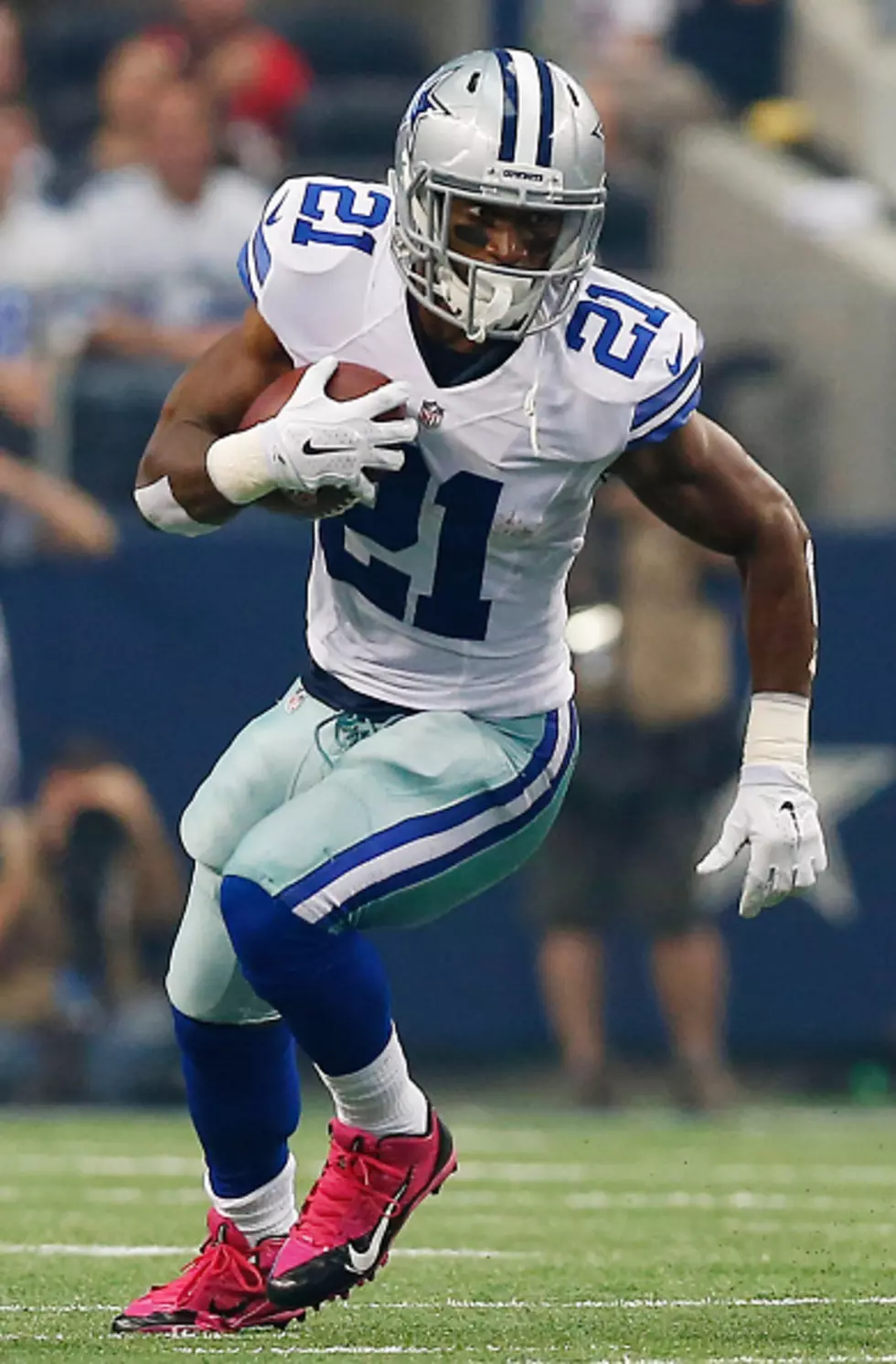 Dallas Cowboys Running Back Joseph Randle Arrested For Stealing Underwear And Cologne From Dillards