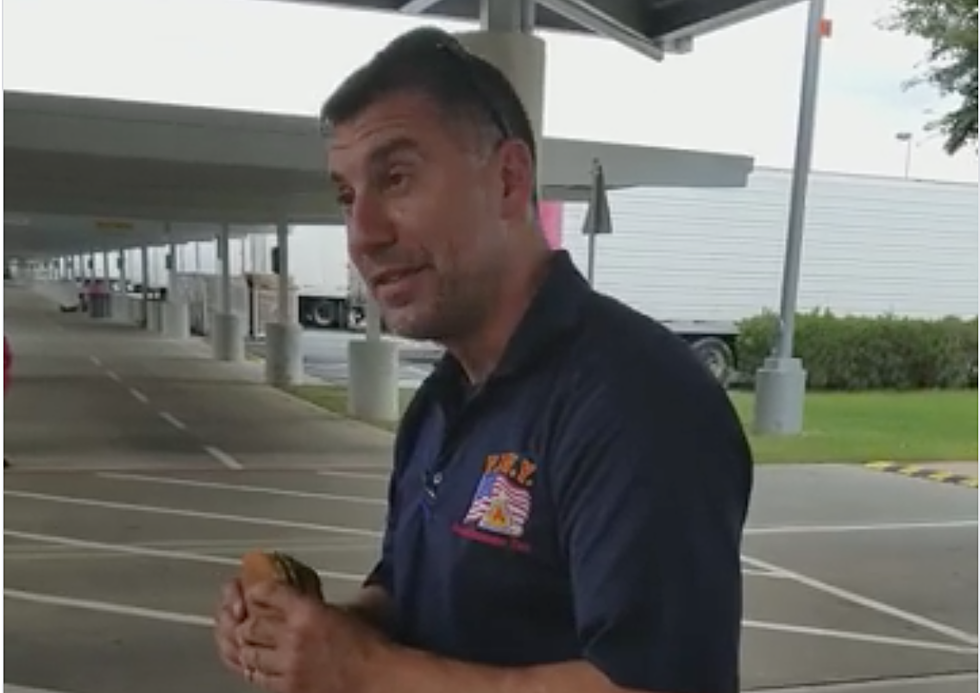 [WATCH] New York First Responder Gets His First Taste of Whataburger