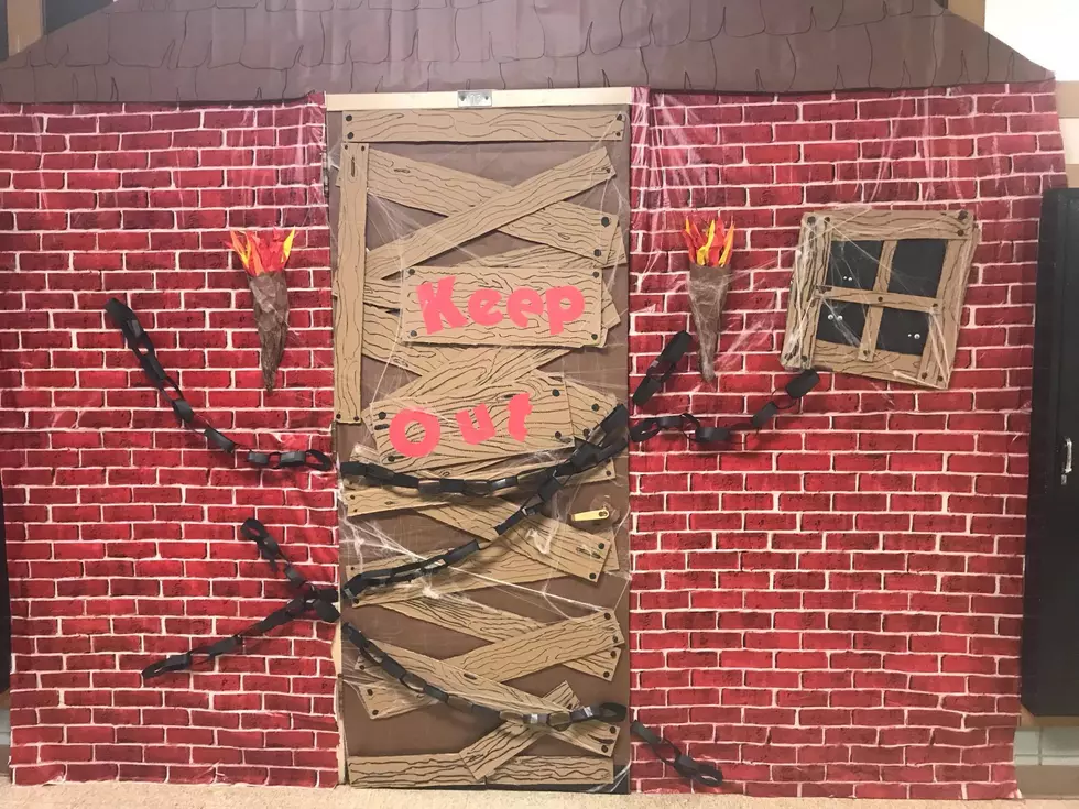 Fannin Middle School Invited KISSFM To Judge Their Spooky Doors