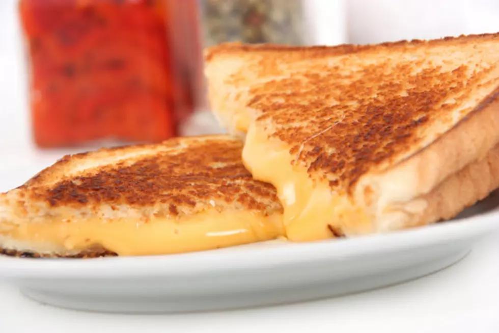 D.B. and Charlie Face-Off In A Grilled Cheese Challenge [VIDEO]