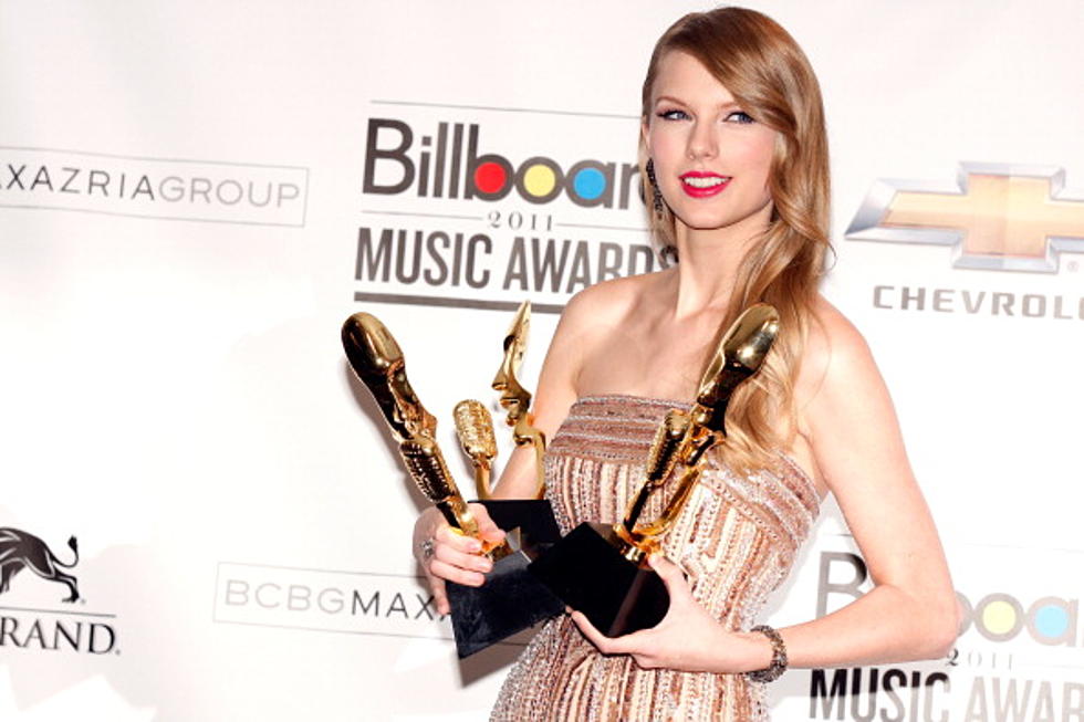 Taylor Swift Goes Up Against Country Boys For Entertainer Of The Year!