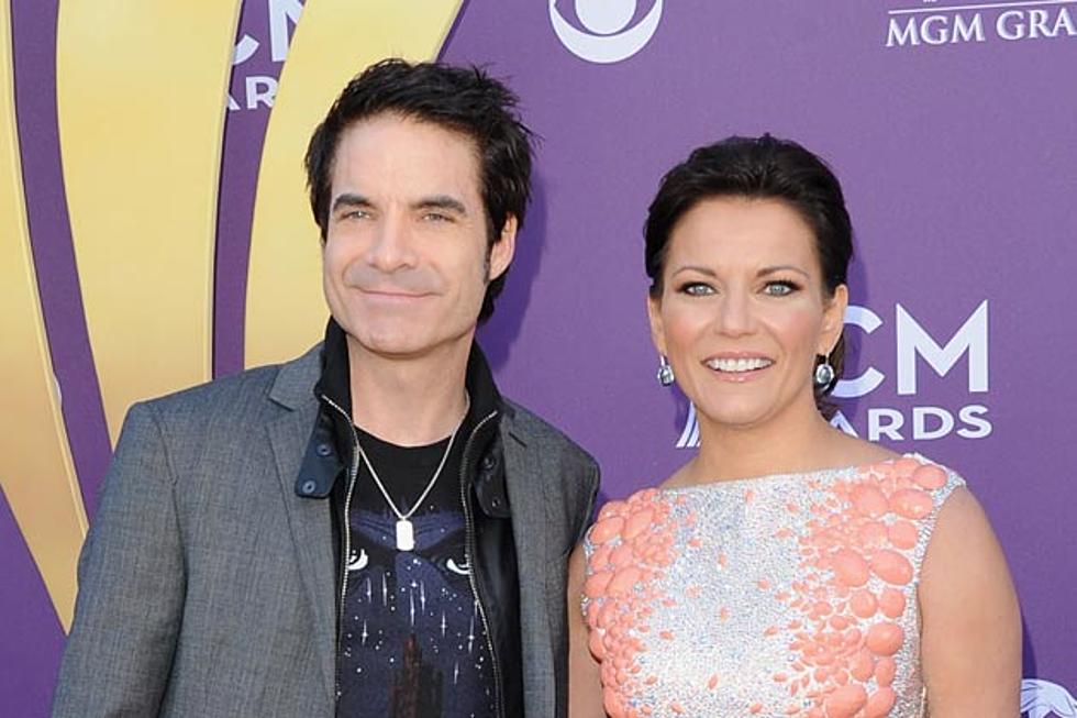 Martina McBride and Pat Monahan of Train Perform ‘Marry Me’ During Actual Wedding at 2012 ACM Awards