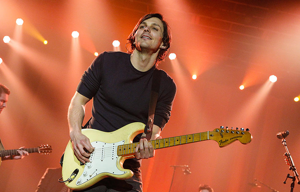 Charlie Worsham Shows You How NOT To Shoot A Basketball – [VIDEO]