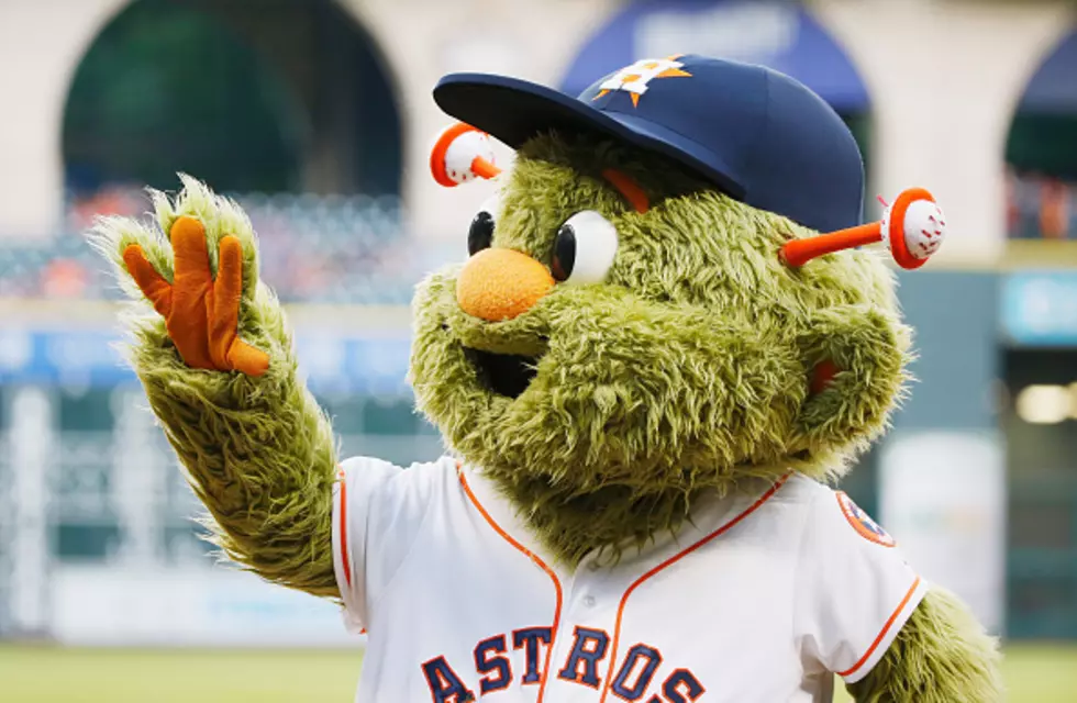 Astros Fan Gets Nailed In The Face Trying To Catch A Ball [VIDEO]