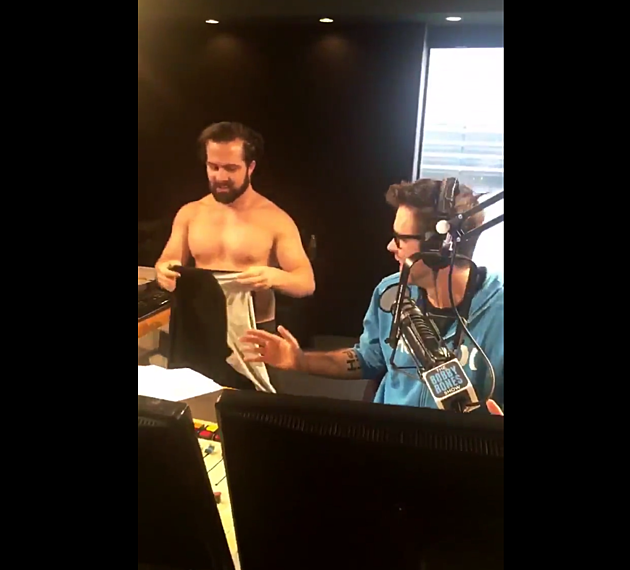 Lunchbox &#038; Ray Compete For Who Takes Off Their Shirt The Most