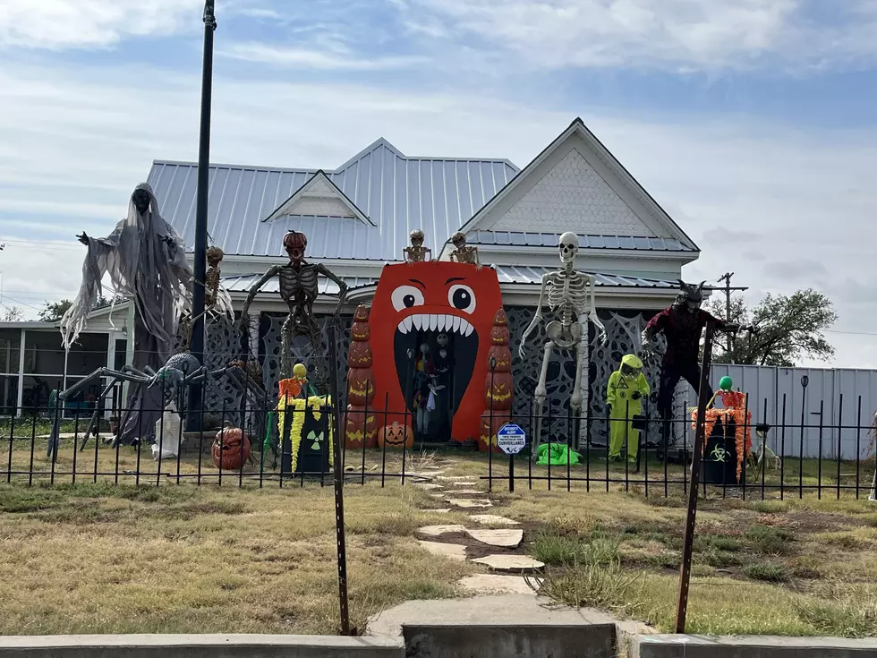 Texas-Sized Thrills on a Tiny Budget: DIY Halloween Magic for the Spookiest House in Town