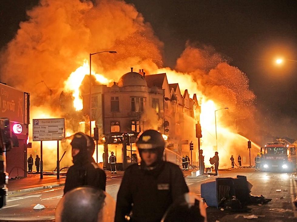 London Riots Create Mayhem in City [VIDEO, PHOTOS]