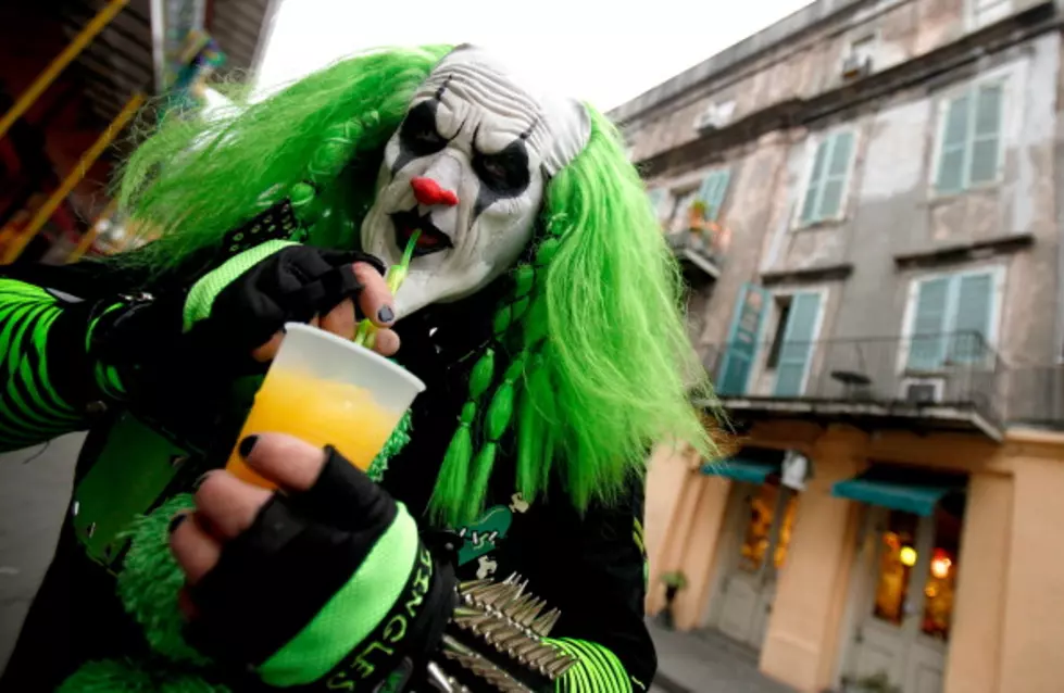 In spite of less than optimal weather, Mardi Gras in New Orleans underway