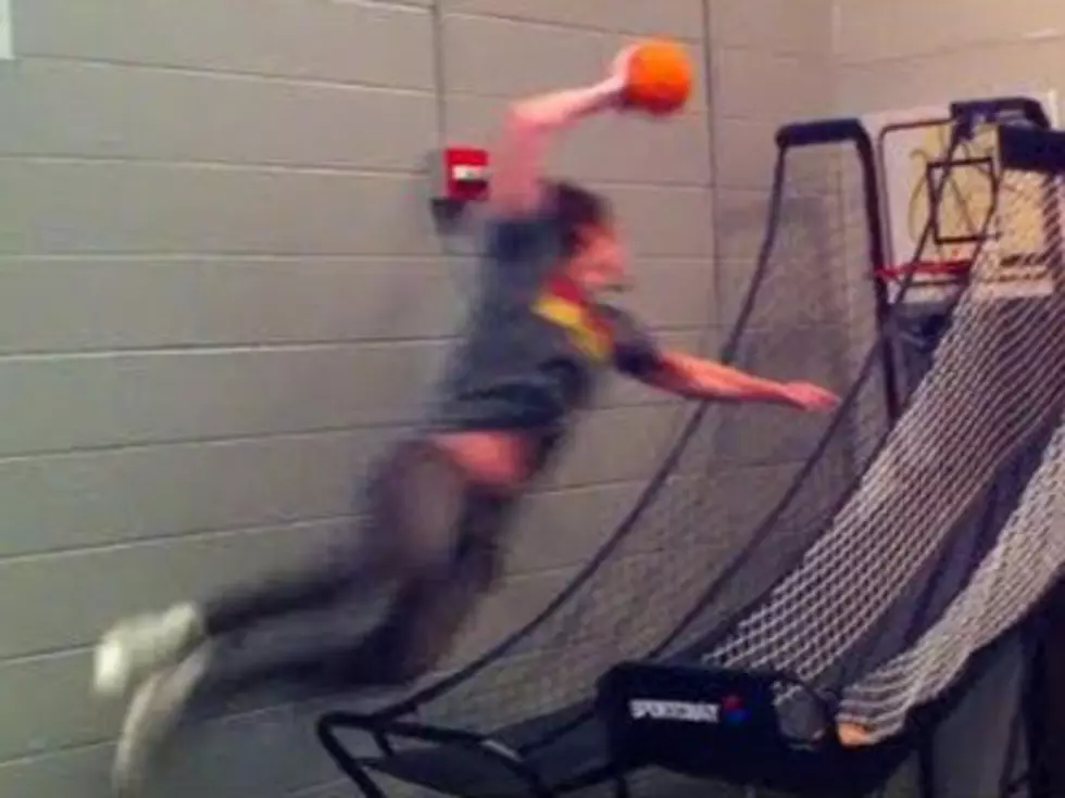 Watch This Amazing Arcade Basketball Dunk